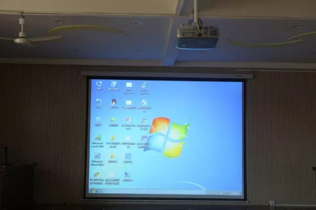 對于他們來說,一臺投影儀,是曾經(jīng)不敢奢求的夢,現(xiàn)在,廣東博皓來幫助他們圓夢